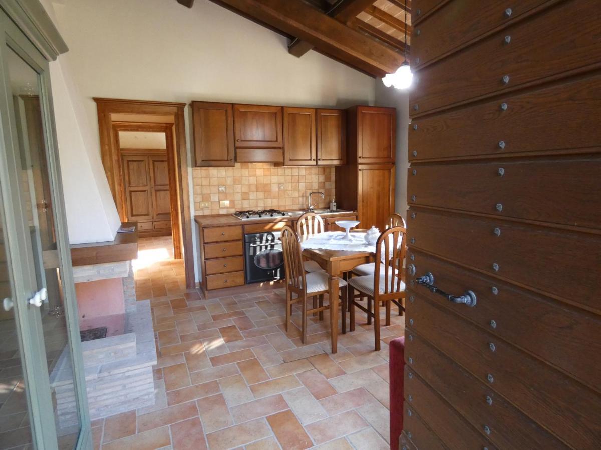 Scappo In Umbria, La Vallata Parrano 外观 照片